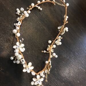 Elegant Floral Pearl Necklace